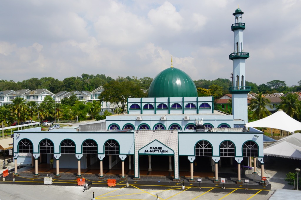 Masjid Al-Muttaqin Background
